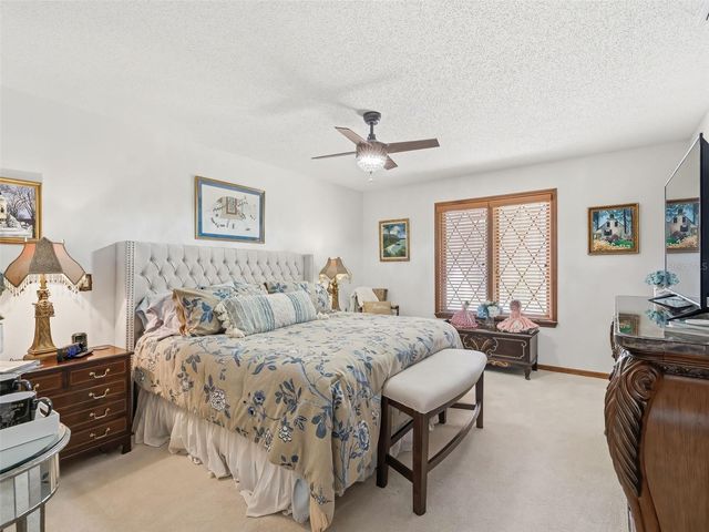 2284 SE LAUREL RUN DRIVE, Ocala, FL 34471