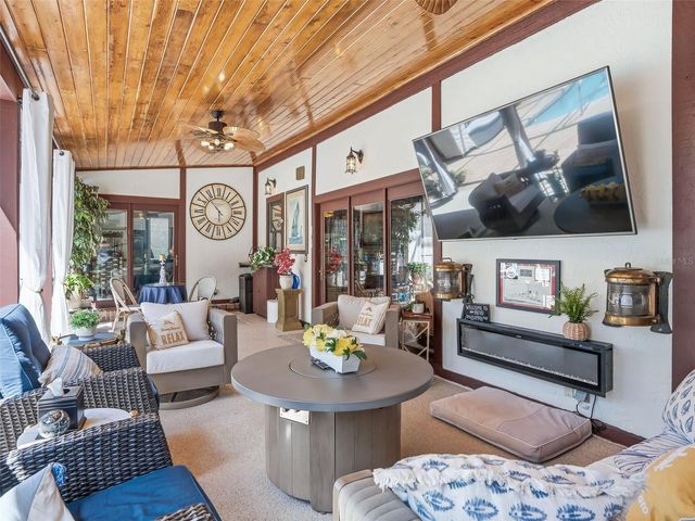 2284 SE LAUREL RUN DRIVE, Ocala, FL 34471