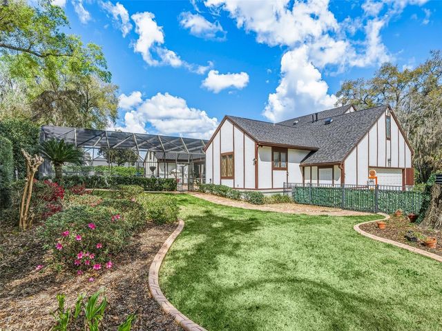 2284 SE LAUREL RUN DRIVE, Ocala, FL 34471