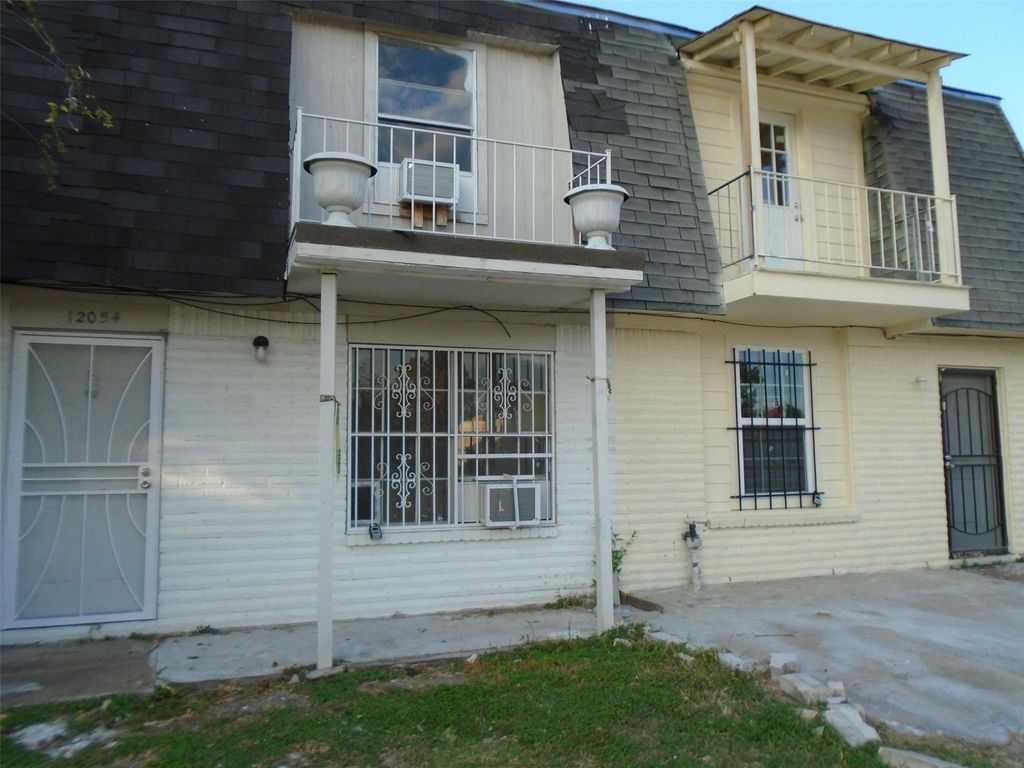 12054 Beechnut Street, Houston, TX 77072