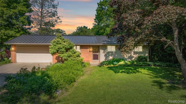760 Waterbury Road, Highland Charter Township, MI 48356