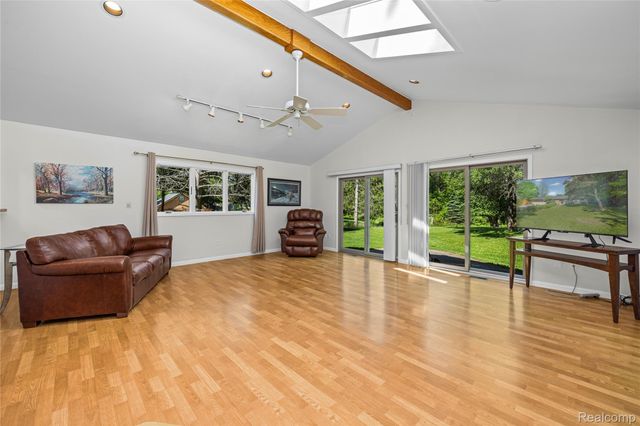 760 Waterbury Road, Highland Charter Township, MI 48356