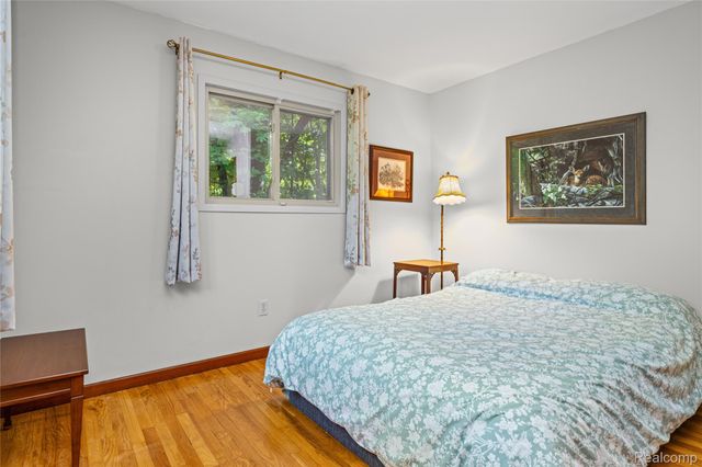 760 Waterbury Road, Highland Charter Township, MI 48356