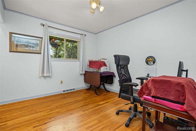 760 Waterbury Road, Highland Charter Township, MI 48356