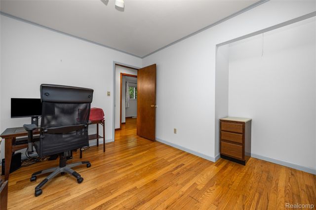 760 Waterbury Road, Highland Charter Township, MI 48356
