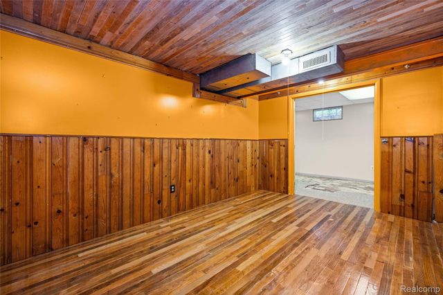 760 Waterbury Road, Highland Charter Township, MI 48356