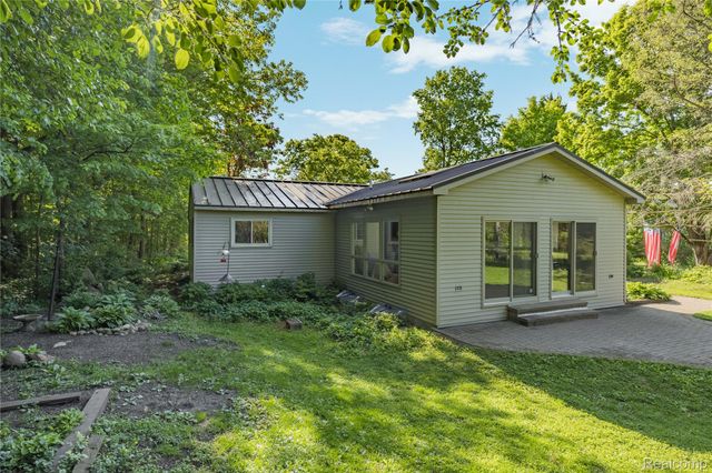 760 Waterbury Road, Highland Charter Township, MI 48356