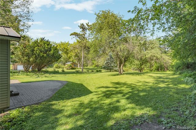 760 Waterbury Road, Highland Charter Township, MI 48356