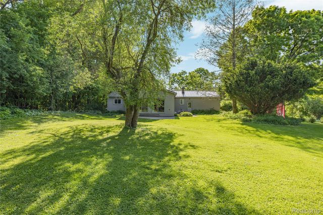 760 Waterbury Road, Highland Charter Township, MI 48356