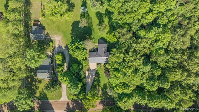 760 Waterbury Road, Highland Charter Township, MI 48356