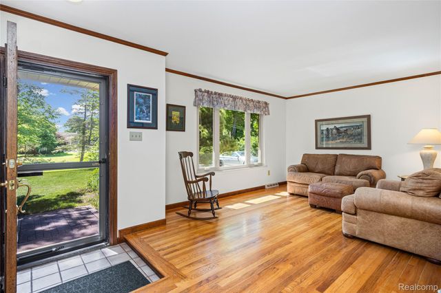 760 Waterbury Road, Highland Charter Township, MI 48356