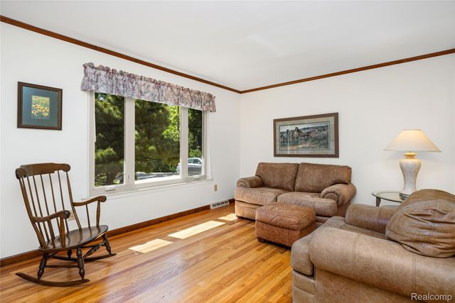 760 Waterbury Road, Highland Charter Township, MI 48356