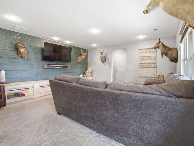 2570 E Keystone Drive, Republic, MO 65738