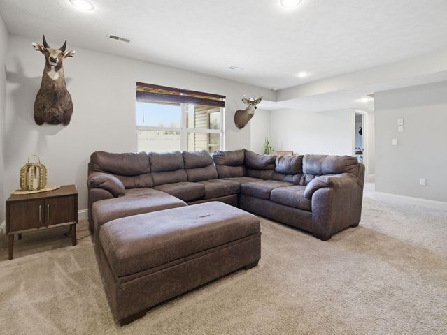 2570 E Keystone Drive, Republic, MO 65738