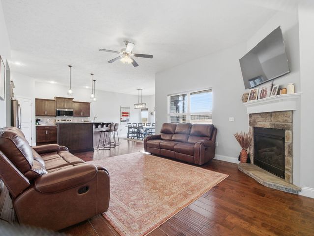 2570 E Keystone Drive, Republic, MO 65738