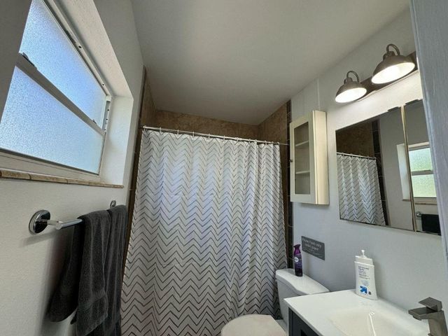 740 NE 37th Street A, Oakland Park, FL 33334