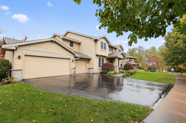 10741 Hawthorn Trail, Woodbury, MN 55129