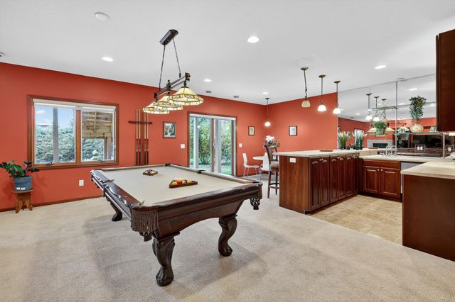 10741 Hawthorn Trail, Woodbury, MN 55129