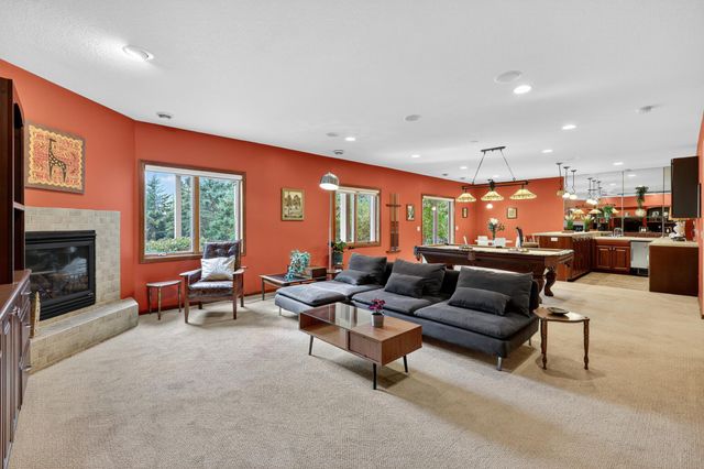 10741 Hawthorn Trail, Woodbury, MN 55129