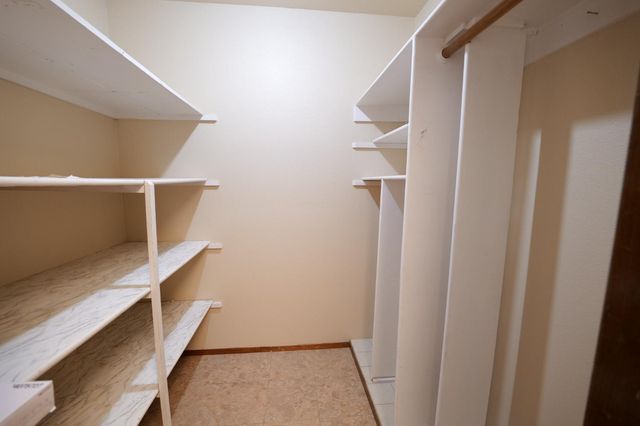 7684 N 6th Street, Fresno, CA 93720