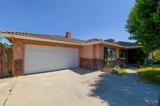 7684 N 6th Street, Fresno, CA 93720