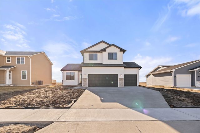 1385 Cedar Street, Waukee, IA 50263