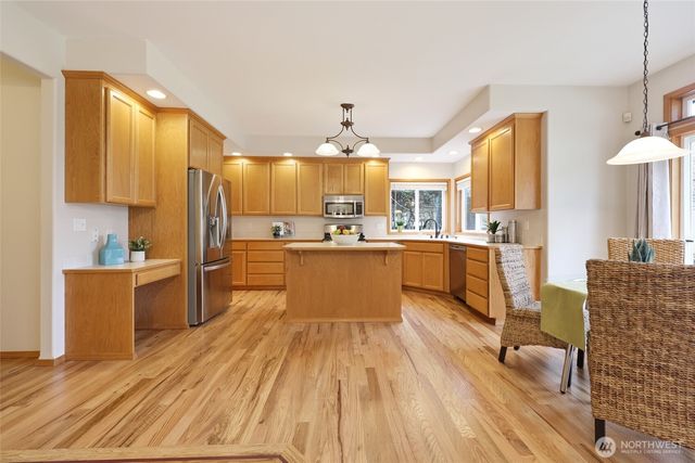 1611 12th Avenue NW, Puyallup, WA 98371