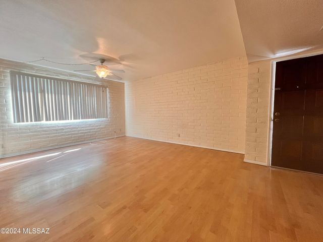 8450 E Old Spanish Trl Apt 227, Tucson, AZ 85710