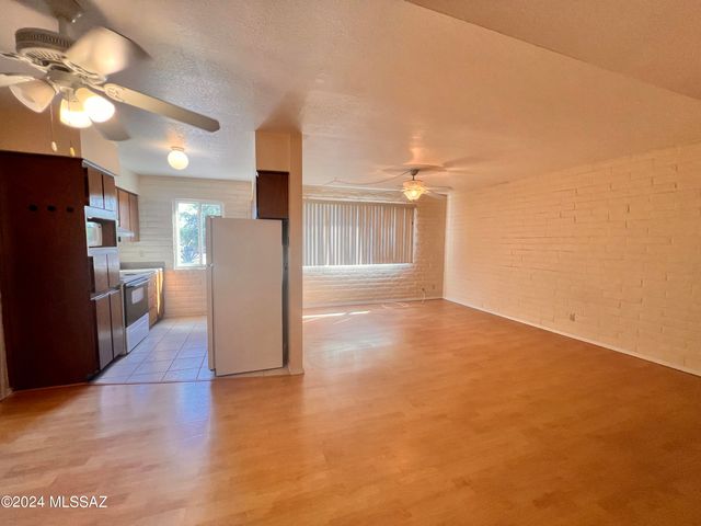 8450 E Old Spanish Trl Apt 227, Tucson, AZ 85710