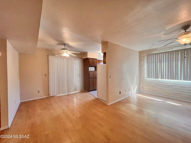 8450 E Old Spanish Trl Apt 227, Tucson, AZ 85710