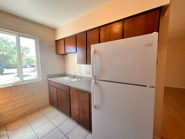 8450 E Old Spanish Trl Apt 227, Tucson, AZ 85710