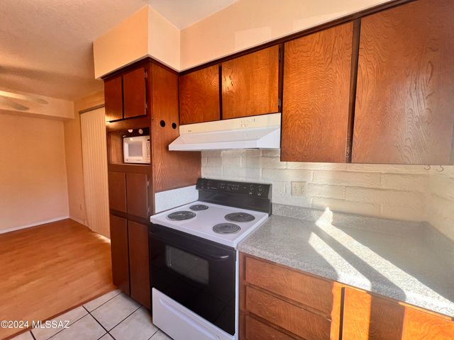 8450 E Old Spanish Trl Apt 227, Tucson, AZ 85710