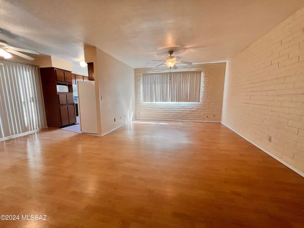 8450 E Old Spanish Trl Apt 227, Tucson, AZ 85710