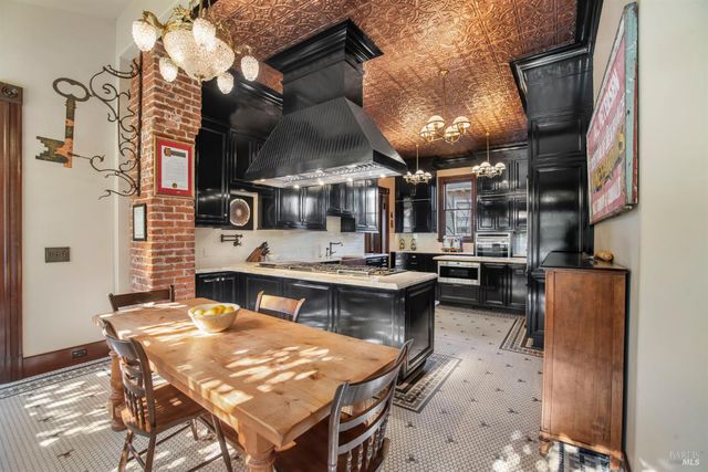 608 Randolph St, Napa, CA 94559