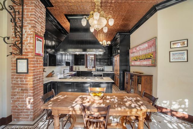 608 Randolph St, Napa, CA 94559