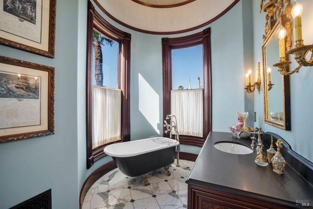 608 Randolph St, Napa, CA 94559