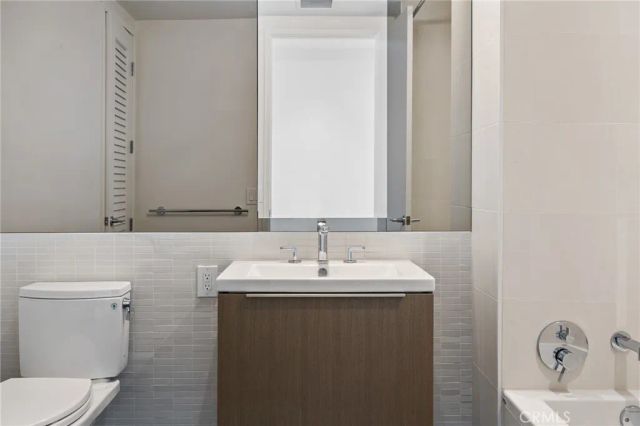 889 Francisco Street 2408, Los Angeles, CA 90017