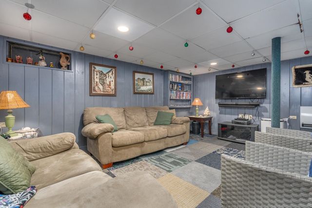 140 Mountain View Road, Deerfield, NH 03037