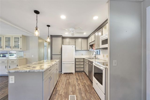 2100 KINGS HIGHWAY 465, Port Charlotte, FL 33980