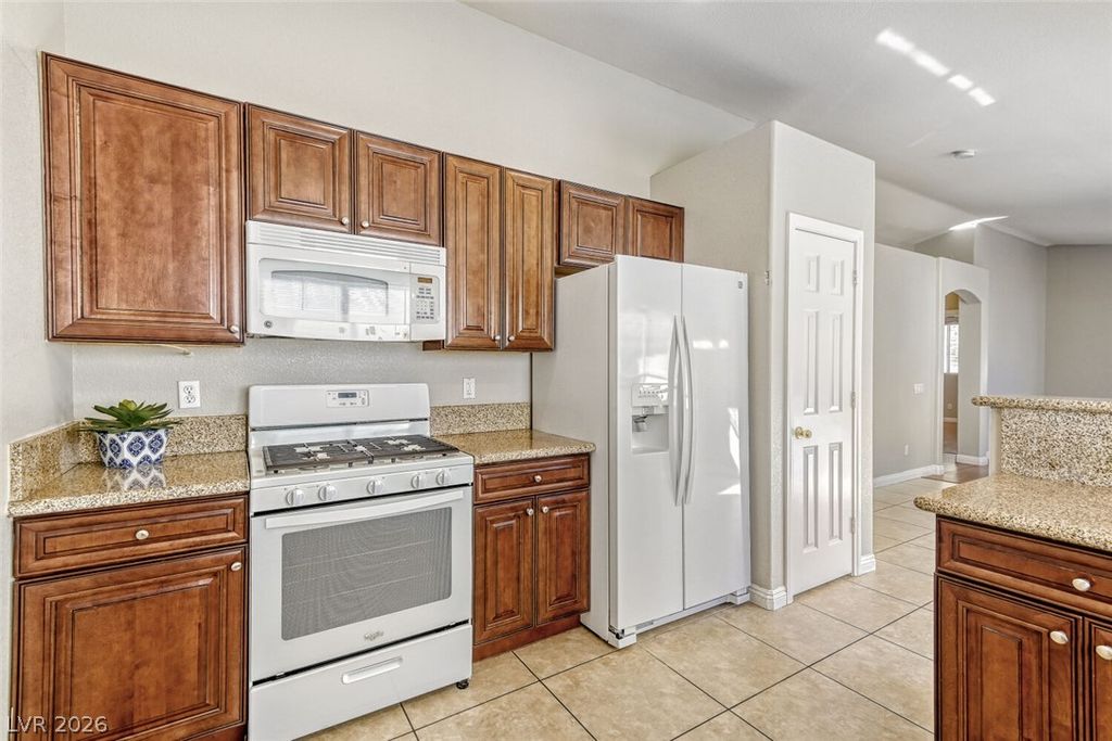2146 Sunset Vista Avenue, Henderson, NV 89052 — photo 5