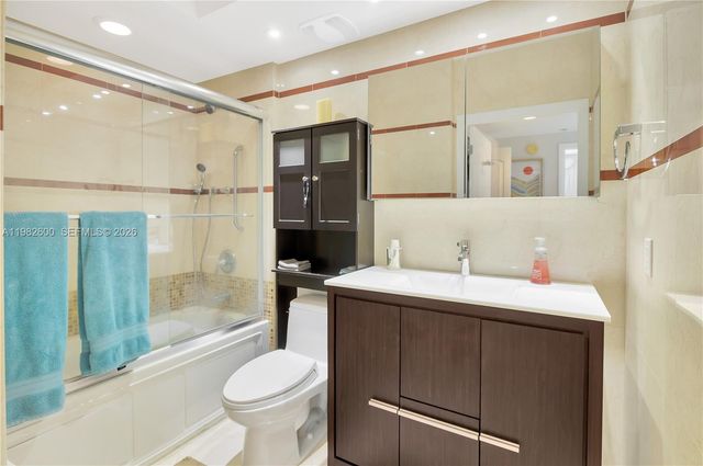 110 Washington Ave 2414, Miami Beach, FL 33139