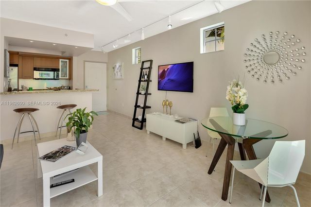 110 Washington Ave 2414, Miami Beach, FL 33139