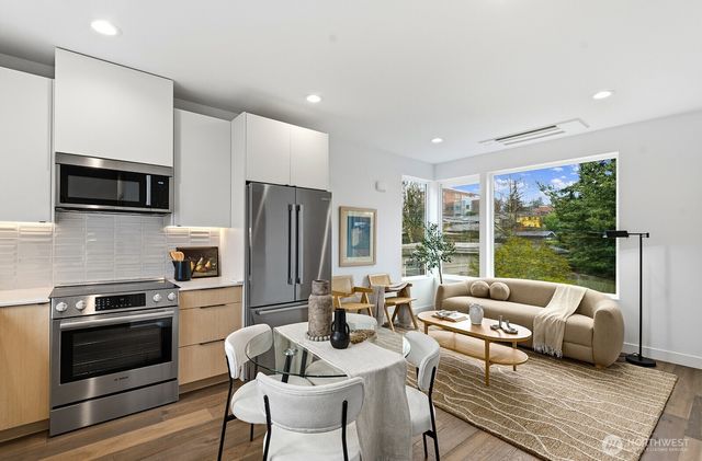 3216 47th Avenue SW, Seattle, WA 98116