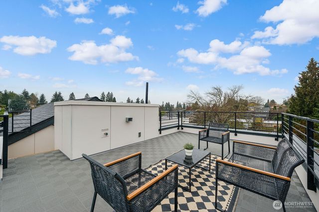 3216 47th Avenue SW, Seattle, WA 98116