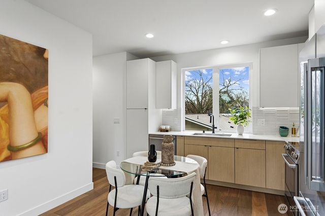 3216 47th Avenue SW, Seattle, WA 98116