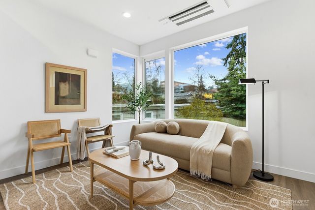 3216 47th Avenue SW, Seattle, WA 98116