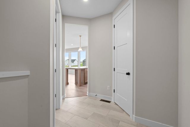 3779 Knightsbridge Lane N, Lake Elmo, MN 55042