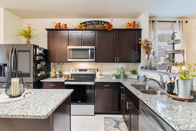 11318 Long Rider, San Antonio, TX 78254