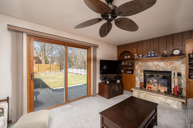 6968 W Tesch AVENUE, Milwaukee, WI 53220