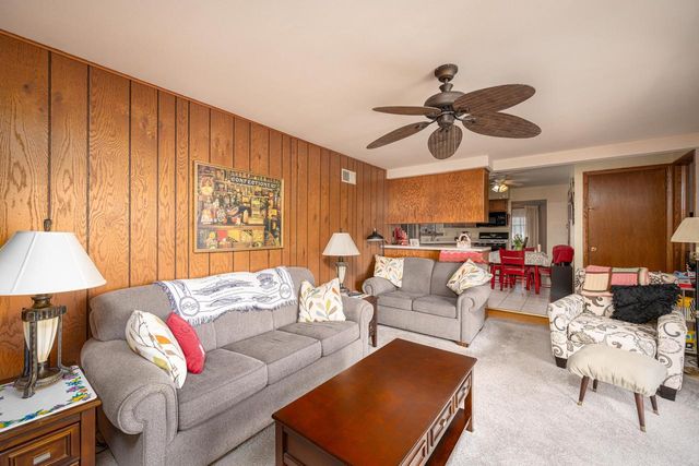 6968 W Tesch AVENUE, Milwaukee, WI 53220